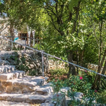 Menta 2 2445 Villa