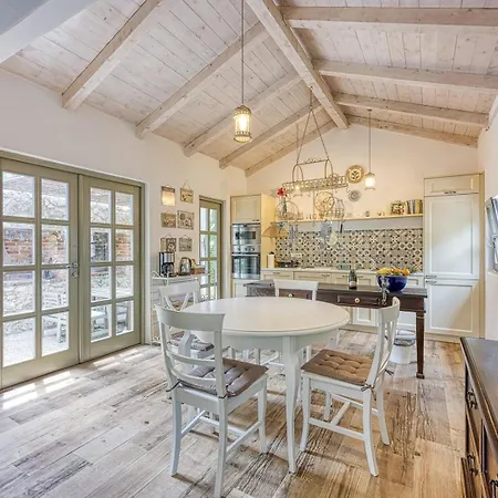 Menta 2 2445 Malinska