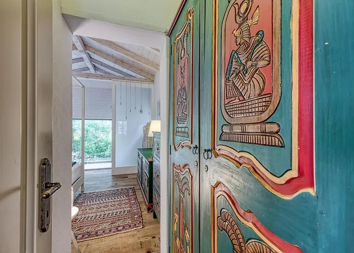 Villa Menta 2 2445 *