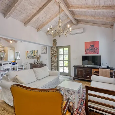 ヴィラ Menta 2 2445 *